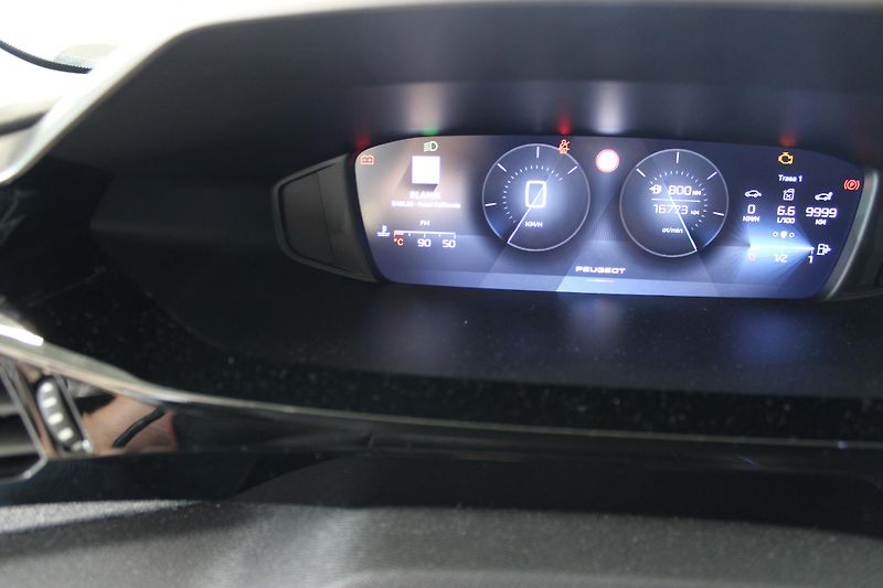 Peugeot 308 (2023) 1.2 PureTech,130HP,ČR,DPH - fotka 9 z 18