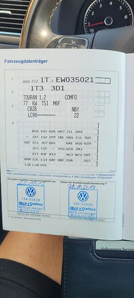 Volkswagen Touran (2013) 1,2TSi 77kW benzín „Life“ - fotka 27 z 35