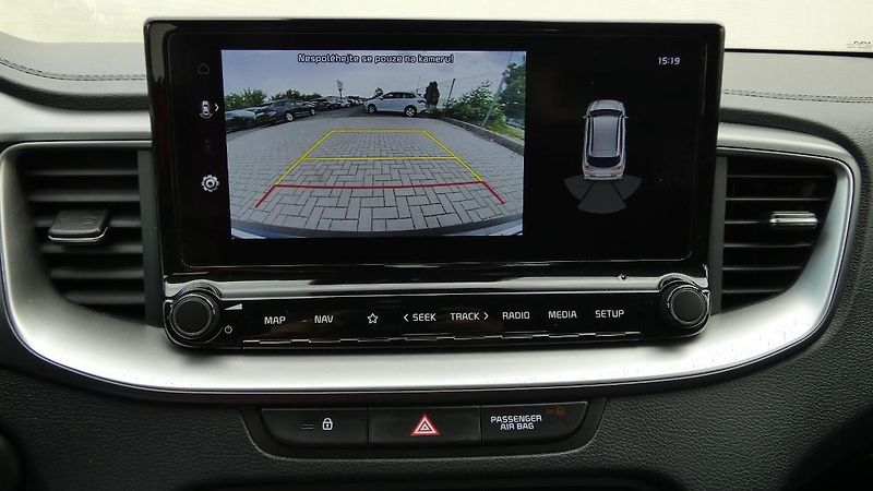 Kia Ceed SW 1.5 T-GDI SPIN - fotka 15 z 22
