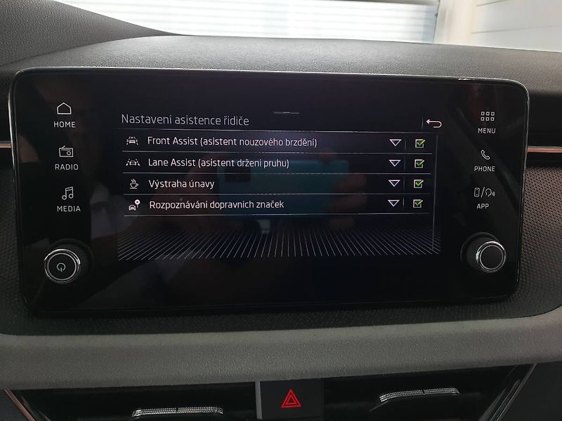 Škoda Kamiq (2024) 1.0 TSI (85kW/115k) Top Select - fotka 17 z 24