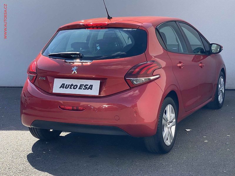 Peugeot 208 (2019) 1.2PT, Signature, AC, park - fotka 4 z 18
