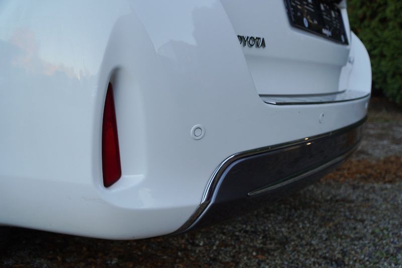 Toyota Auris 1.8 HYBRID ACTIVE+ - fotka 11 z 24