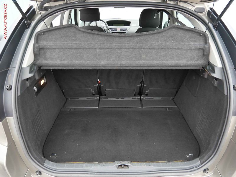 Citroën C4 Picasso (2011) 1.6HDi, 1.maj,ČR, Tendance - fotka 7 z 20