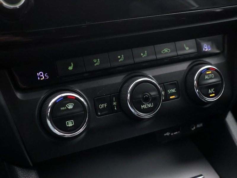 Škoda Octavia 2,0 TDI 135kW 4x4 DSG - fotka 20 z 28