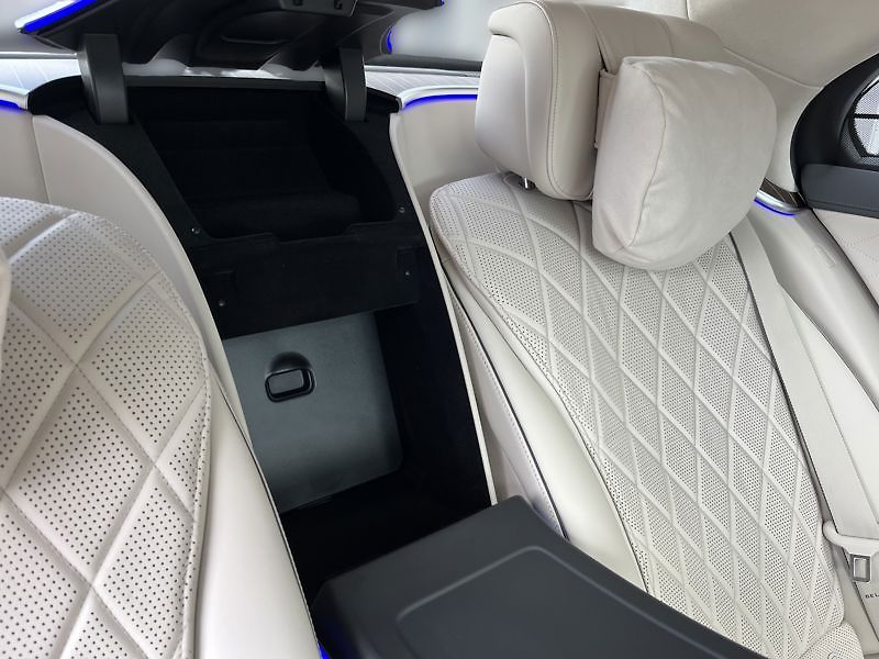 Mercedes-Benz Třídy S Třída S 500 4MATIC L AMG Style - fotka 20 z 21
