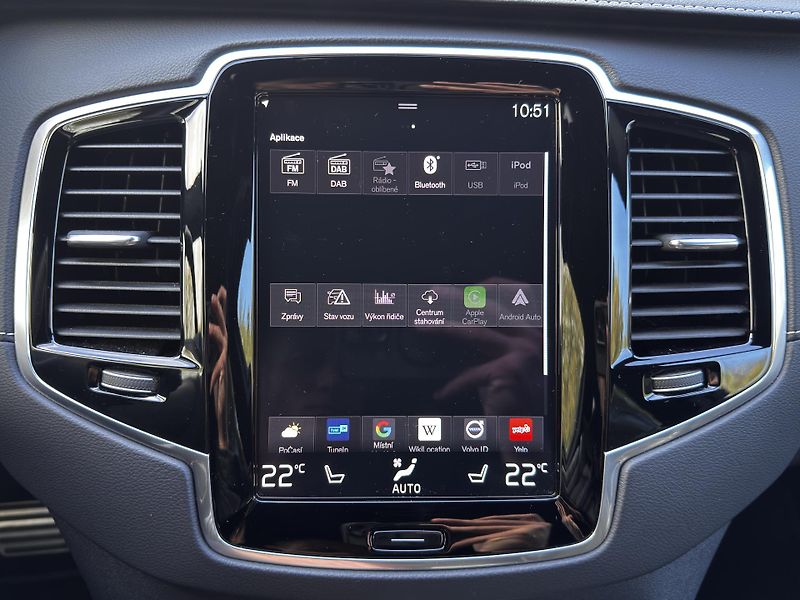 Volvo XC90 B5 AWD(nafta) R-DESIGN+ kola  - fotka 36 z 39