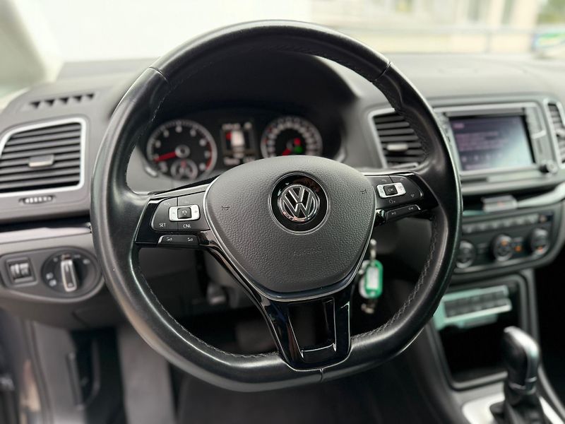 Volkswagen Sharan Highline 1.4TSI 110 kW DSG - fotka 9 z 26