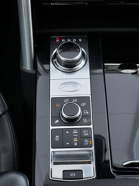 Land Rover Discovery 2.0SD4 177kW LUXURY 7-Míst TZ - fotka 14 z 27