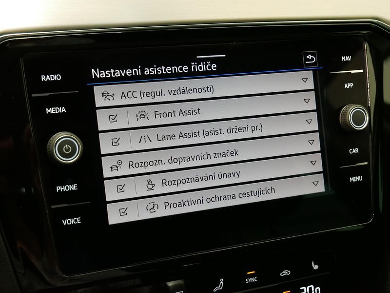 Volkswagen Passat - fotka 18 z 25