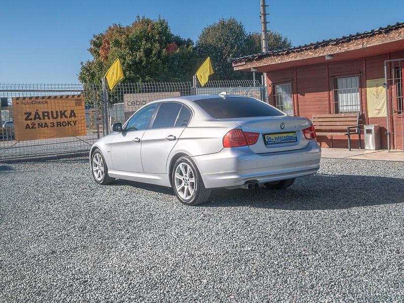 BMW Řada 3 (2011) 325i 160KW mat HK – NAVIGACE - fotka 7 z 52