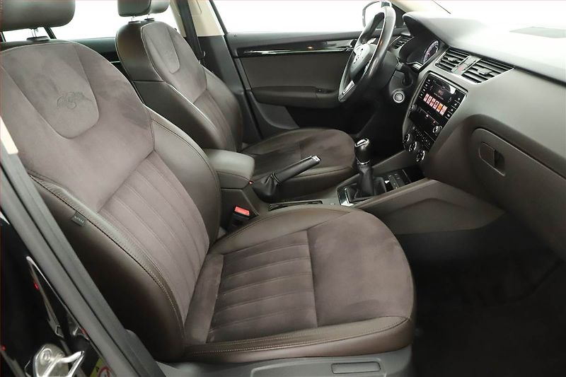 Škoda Octavia (2017) Laurin&Klement 2.0 TDI, Kůže - fotka 7 z 20