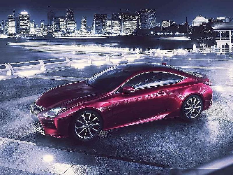 Lexus RC.