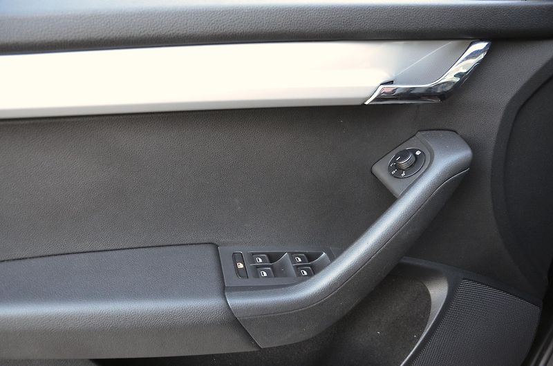 Škoda Octavia (2014) 2.0 TDi 110kW DSG AMB./ TAŽNÉ - fotka 20 z 33