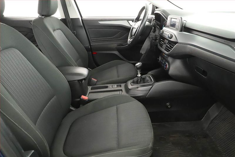 Ford Focus (2018) 1.5 EcoBlue, Serv.kniha - fotka 9 z 15