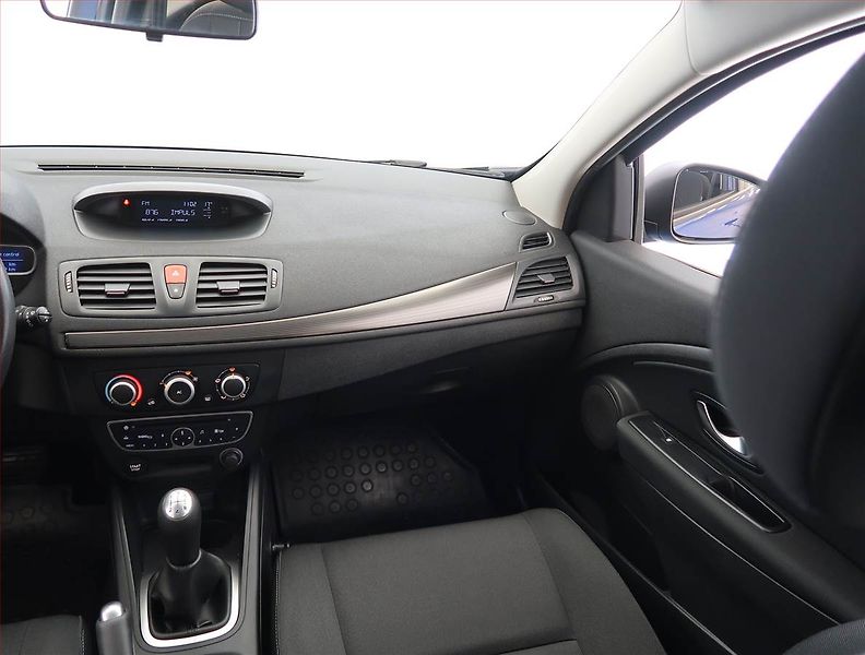 Renault Mégane (2011) 1.6 16V, ČR,1.maj, nová STK - fotka 8 z 17