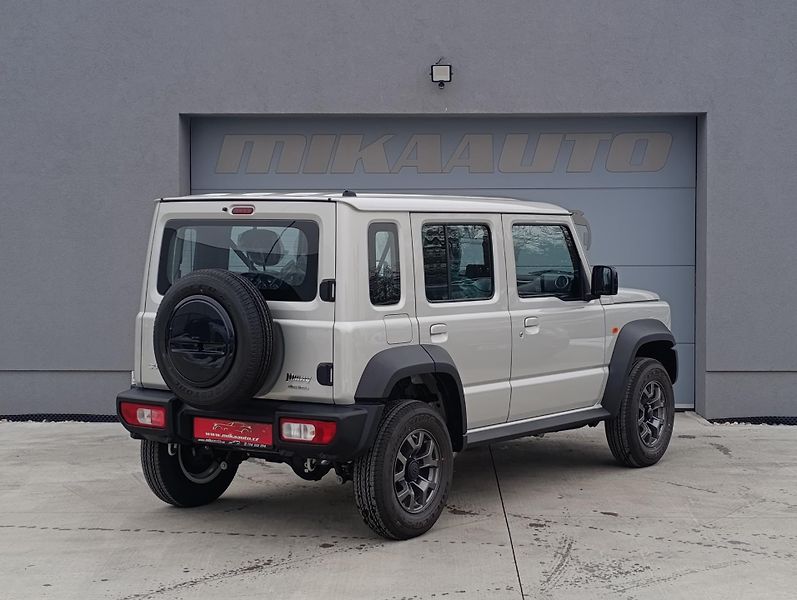 Suzuki Jimny 1.5 ALLGRIP LONG 75kW 4X4 GLX - fotka 5 z 27