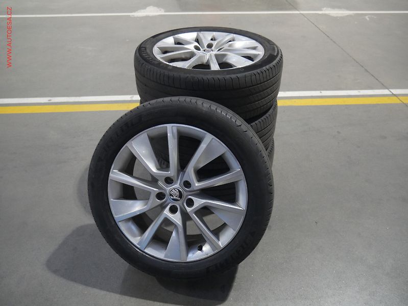 Škoda Karoq (2018) 1.5 TSi, ČR, LED, AC - fotka 24 z 24