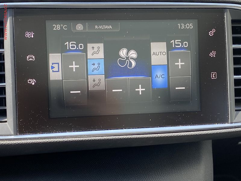Peugeot 308 (2016) 2.0 HDi, Allure, LED, panor - fotka 15 z 19