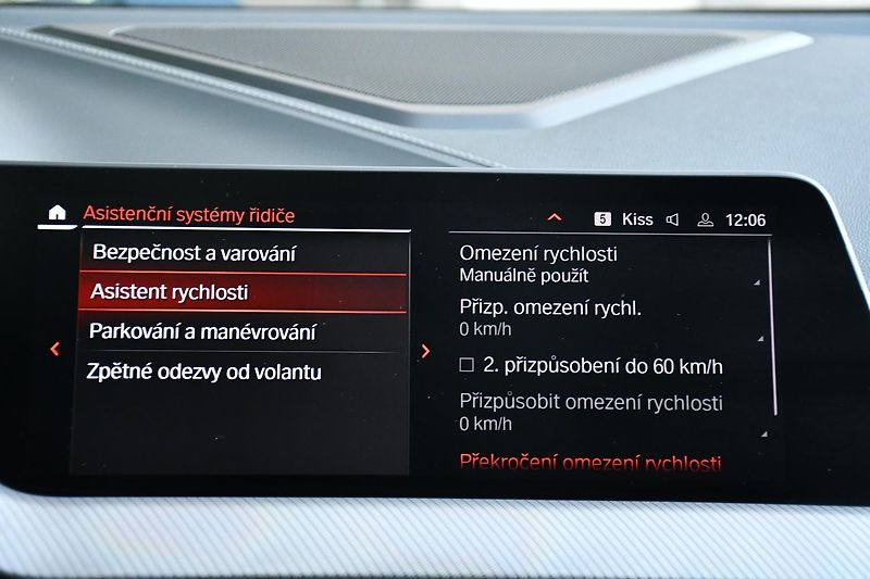 BMW Řada 2 218d TAŽNÉ HUD ČR 1M - fotka 31 z 41
