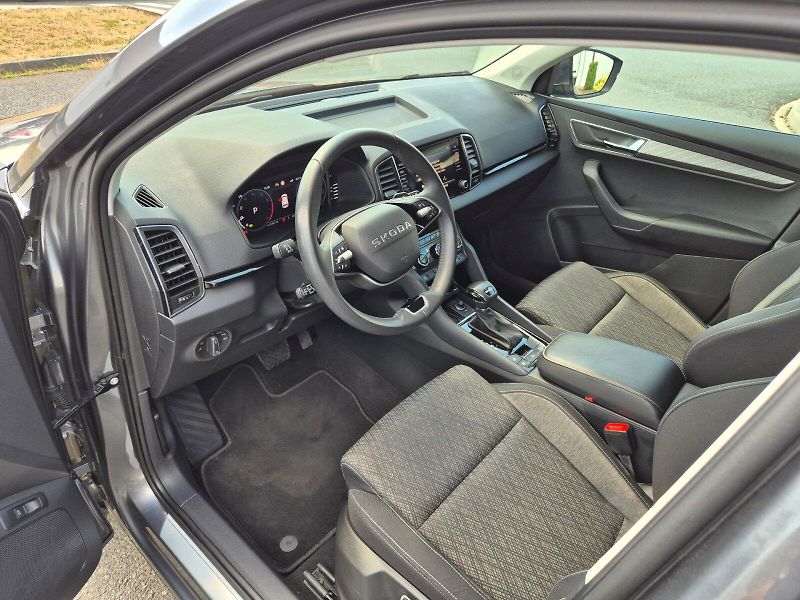 Škoda Karoq (2025) Top Selection 1.5TSi 110kW 7°a - fotka 12 z 30