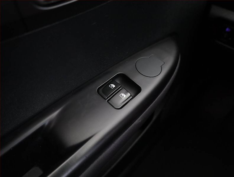 Hyundai i20 (2010) 1.2, zamluveno - fotka 13 z 15