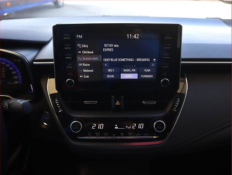 Toyota Corolla (2020) Style 1.8 Hybrid, Automat - fotka 12 z 21
