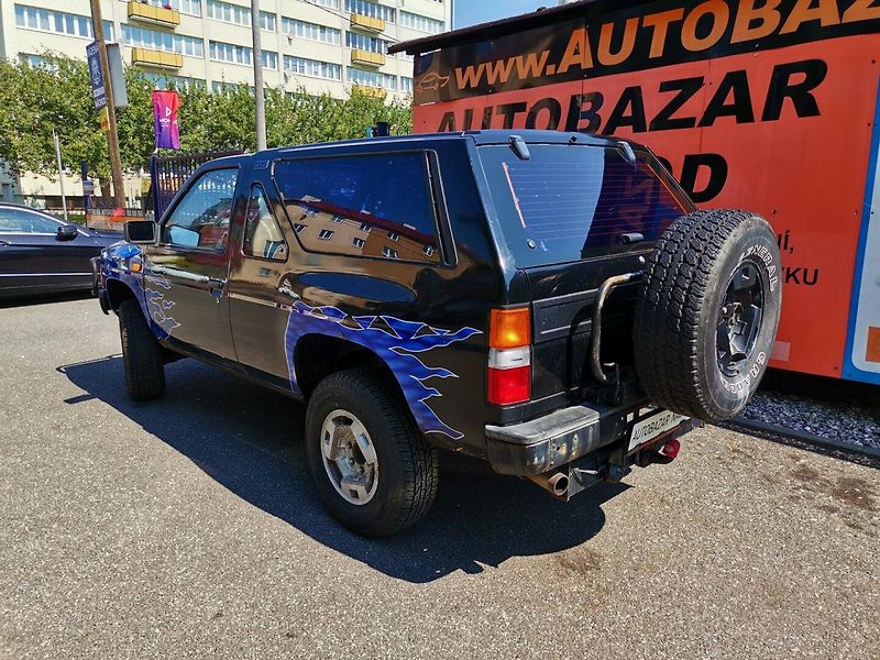 Nissan Pathfinder (1989) 3.0i V6 Terrano I D21 4x4 3dv. - fotka 3 z 30