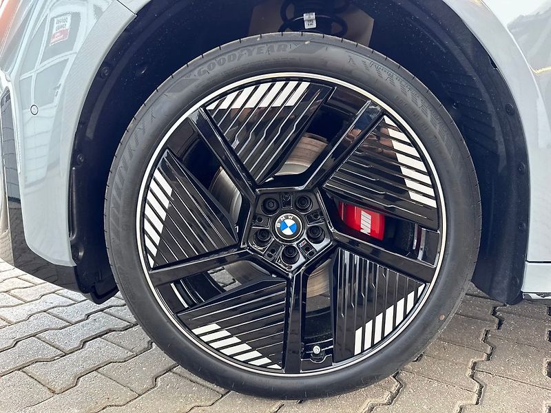 BMW Ostatní 50 xDrive M Sport Pro - fotka 19 z 19