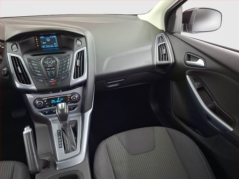 Ford Focus (2013) 2.0 TDCi, Automat, Tempomat - fotka 8 z 16