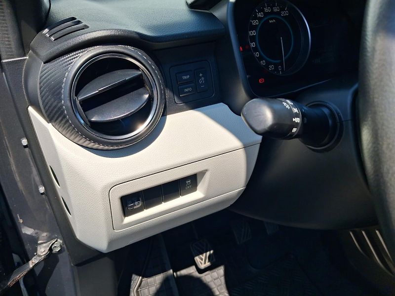 Suzuki Ignis 1,2 DualJet Premium - fotka 13 z 20