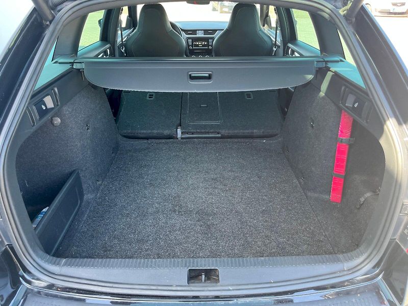 Škoda Octavia (2016) Combi 2.0 TDI RS - fotka 16 z 23