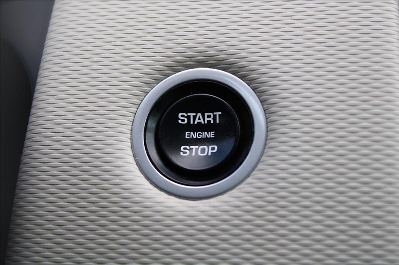 Land Rover Discovery Sport 1,5 P300e  A/T,4x4,R-DYNAMIC S - fotka 25 z 39