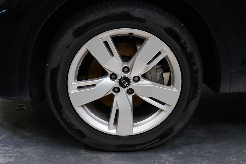 Audi Q5 - fotka 10 z 28