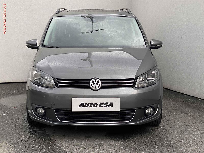 Volkswagen Touran (2015) 2.0 TDi, 1.maj,ČR, LED - fotka 2 z 17