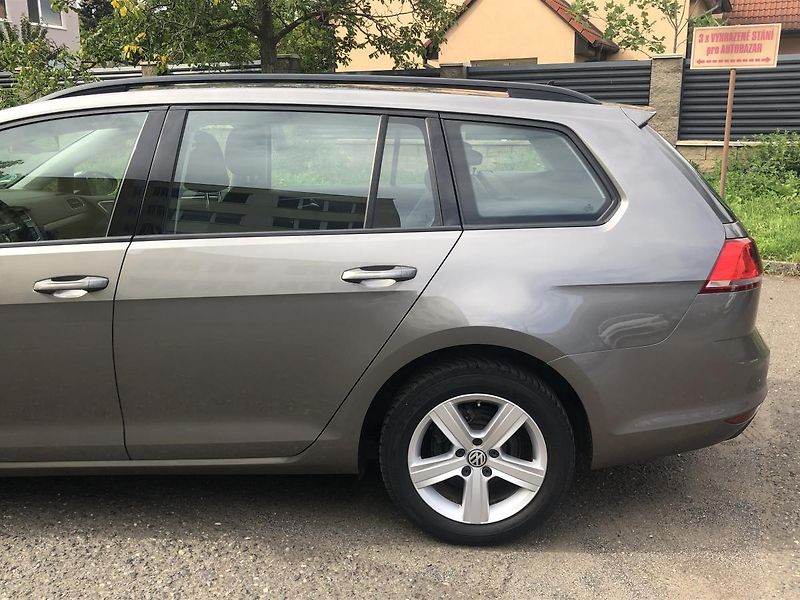 Volkswagen Golf Variant (2013) 1,6TDI DSG Comfortl. Nez. top. - fotka 18 z 65