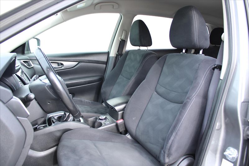 Nissan X-Trail 1.6 dCi 96kW 4x4 ACENTA - fotka 9 z 26