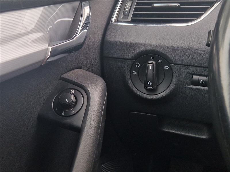 Škoda Octavia 2,0 TDI 110kW TAŽNÉ VÝHŘ. NOSI - fotka 39 z 41