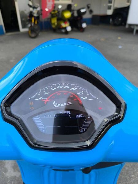 Vespa GTS 125 Super (2025) Sport Blu Eclettico E5+ - fotka 9 z 12