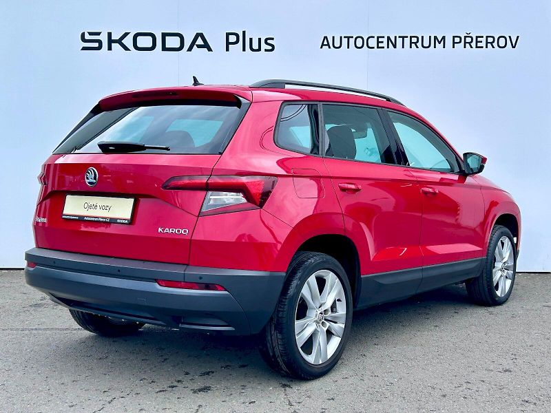 Škoda Karoq (2019) 1.5TSI 110kW Style - fotka 2 z 35