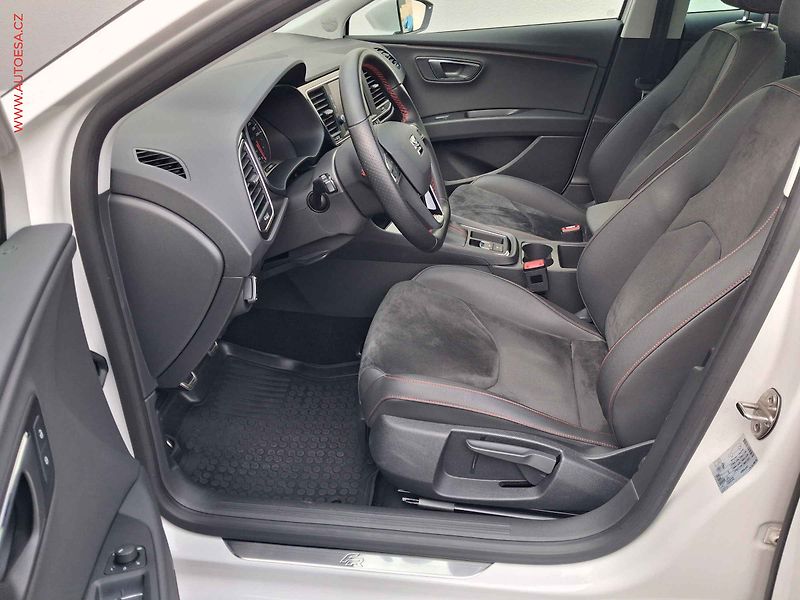 Seat Leon (2017) 1.8 TSi, FR, LED, +ALU, panor - fotka 9 z 18