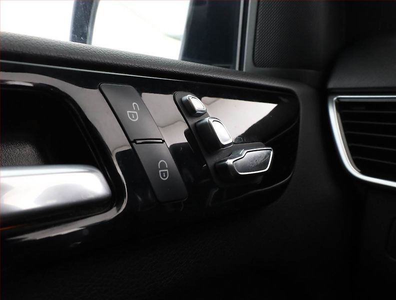 Mercedes-Benz GLE (2016) 350 d, 4X4, Automat - fotka 17 z 19