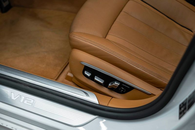 BMW Ostatní Li xDrive - fotka 19 z 32