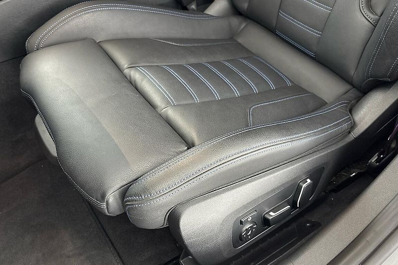 BMW Řada 3 řady 3 | 330d xDrive - fotka 14 z 27