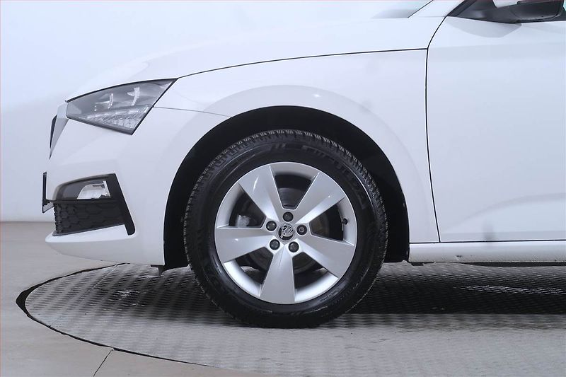 Škoda Scala (2023) 1.0 TSI, Serv.kniha, Tempomat - fotka 14 z 22