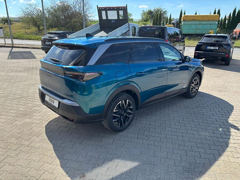 Peugeot 5008 (2026) GT Hybrid 145 e-DCS6 - fotka 9 z 19