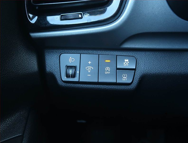 Kia Stonic (2023) Exclusive 1.0 T-GDI, EXCLUSIVE - fotka 19 z 21