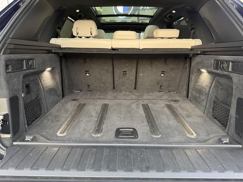 BMW X5 (2019) BMW / X5 / M50i xDrive / FULL - fotka 21 z 25