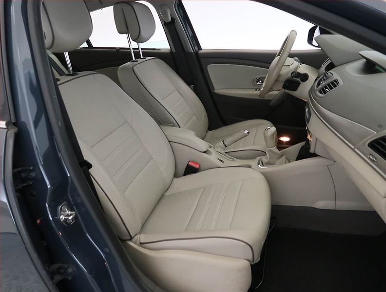 Renault Fluence (2014) Privilege 1.6 16V, Tempomat - fotka 9 z 19