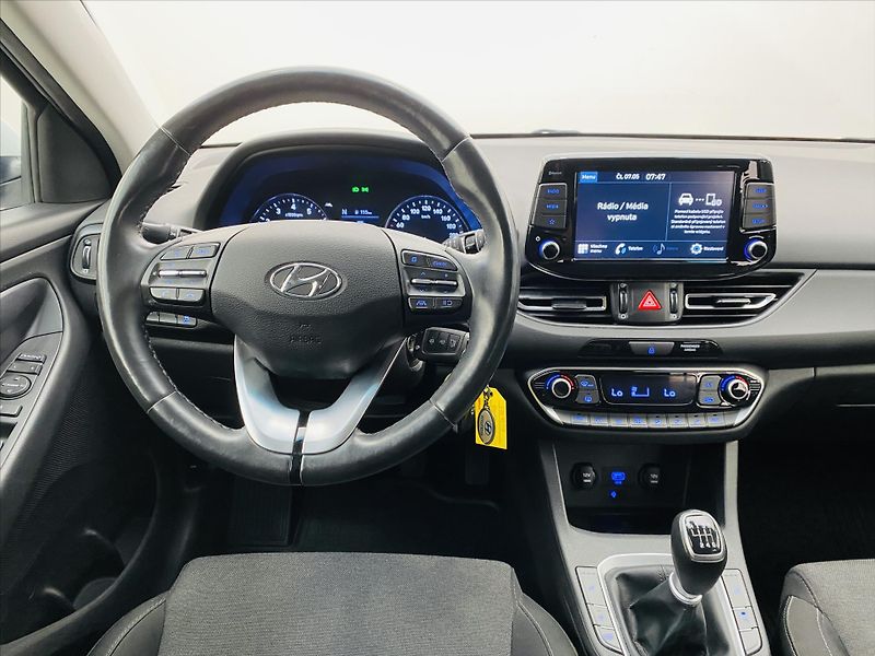 Hyundai i30 1,5 T-GDI 117kW - fotka 10 z 25