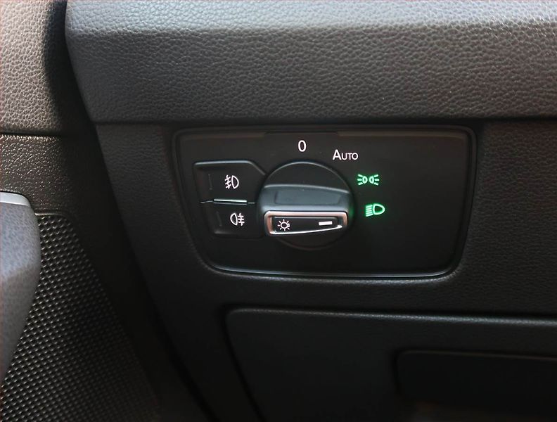 Volkswagen Passat (2020) R-Line 2.0 TDI, Serv.kniha - fotka 19 z 24